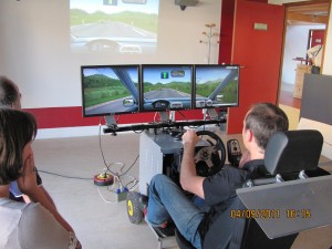 une photo d'un simulateur de conduite
