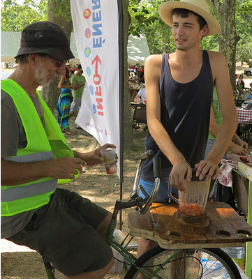 Stand éco-mobilité « vélo-mixeur de jus »