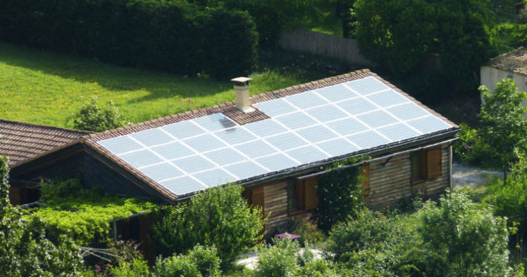 Ouvèze Payre Energies inaugure une centrale photovoltaïque sur un bâtiment communal